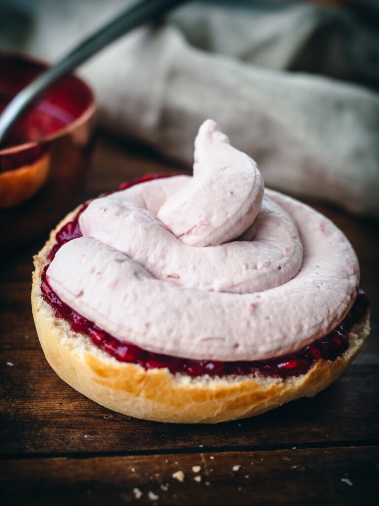 Carnaval Buns with Raspberry Cream and Jam (Fastelavnsboller med bringebær)