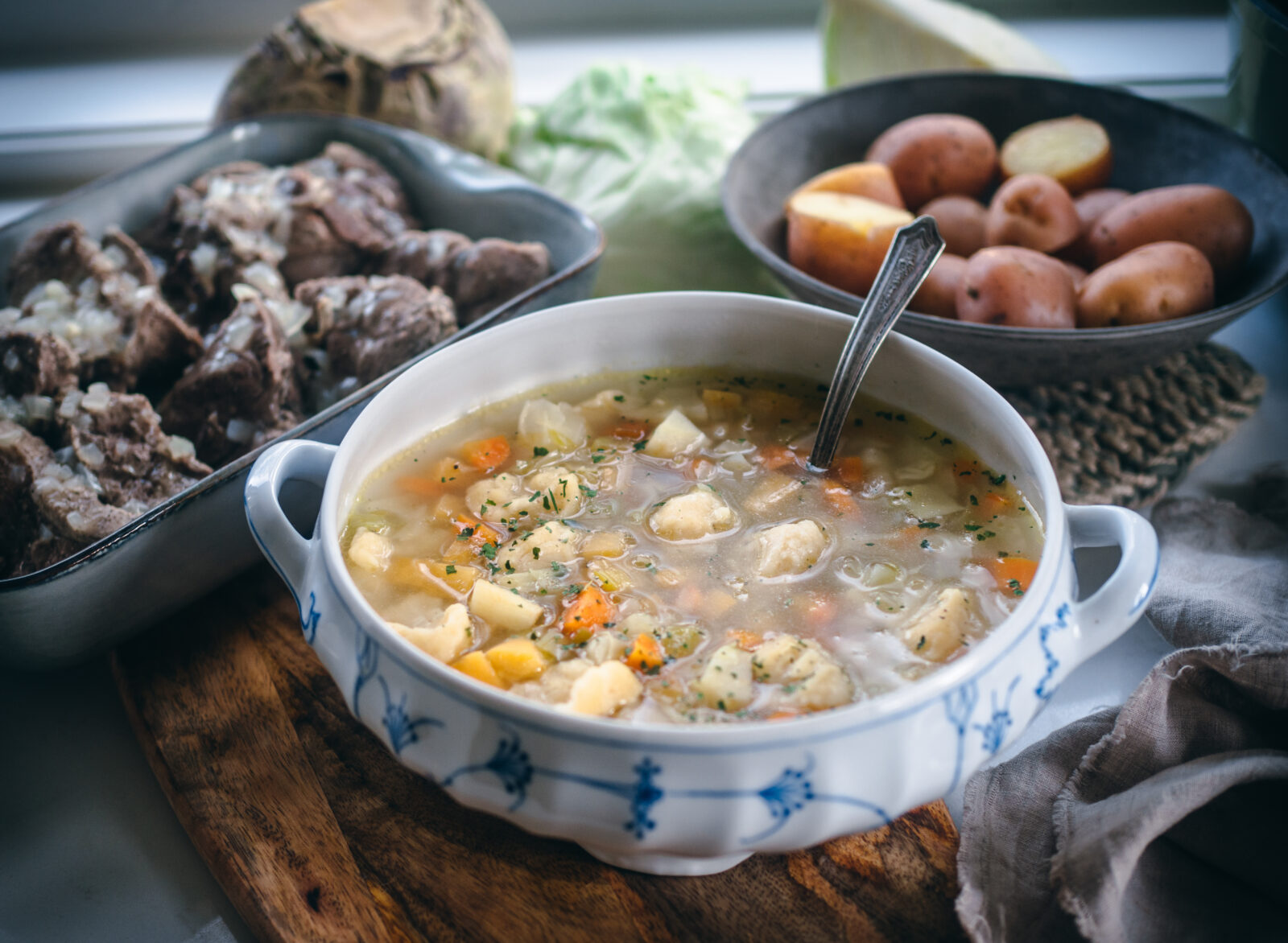 Fersk kjøtt og suppe