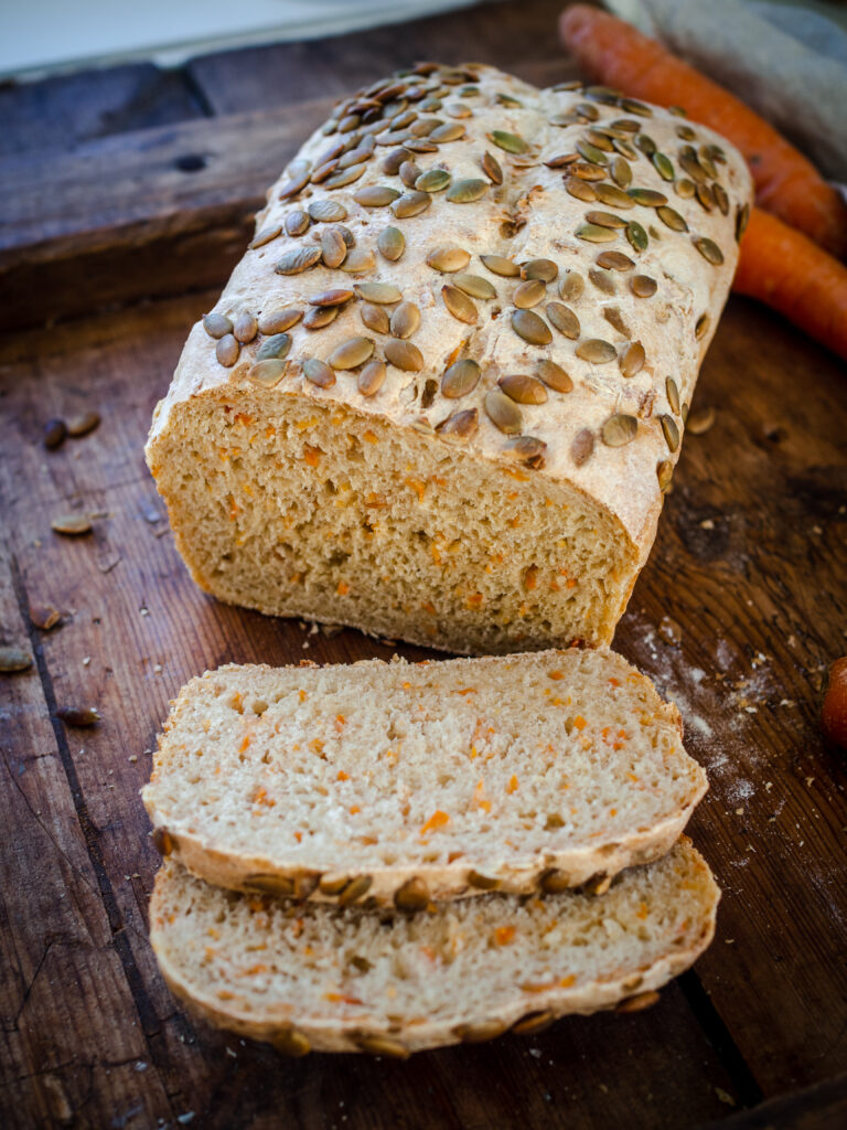 Spelt Carrot Bread (gulrotbrød med spelt)