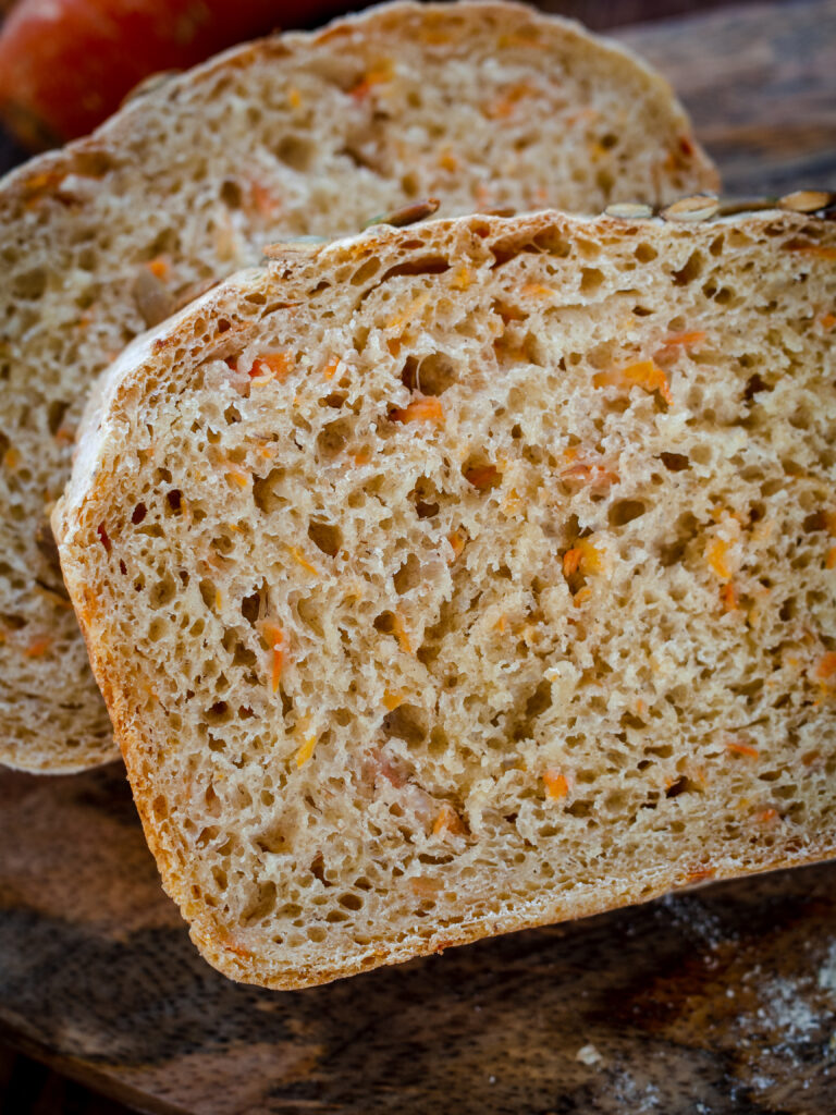 Spelt Carrot Bread (gulrotbrød med spelt)