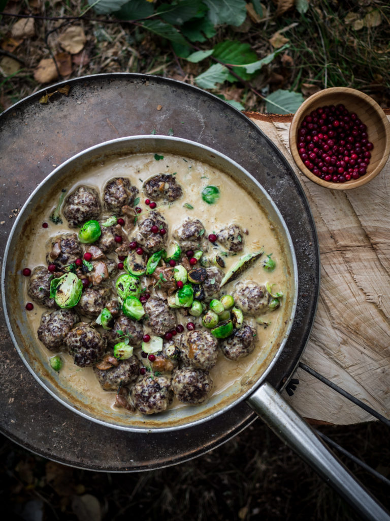 Creamy Wild Meatball Stew (viltkjøttboller i viltsaus)